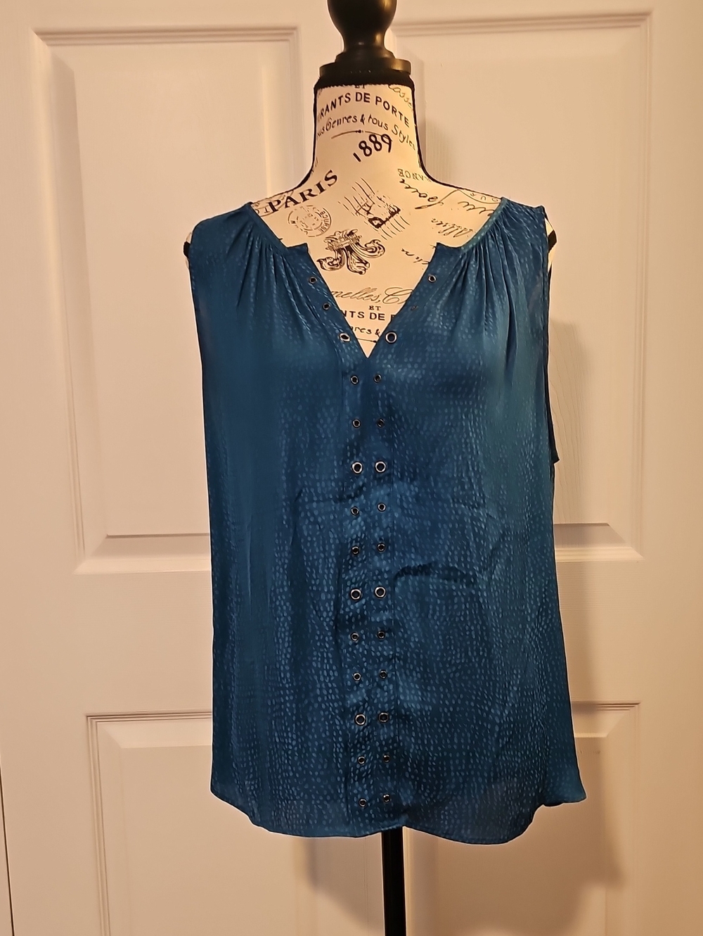 Sleeveless V-Neck Button-Front Tank Top - Teal